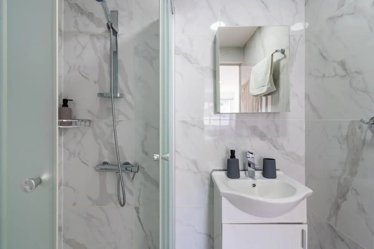 Tangerine Modern 1-Br Apartment In Larnaca