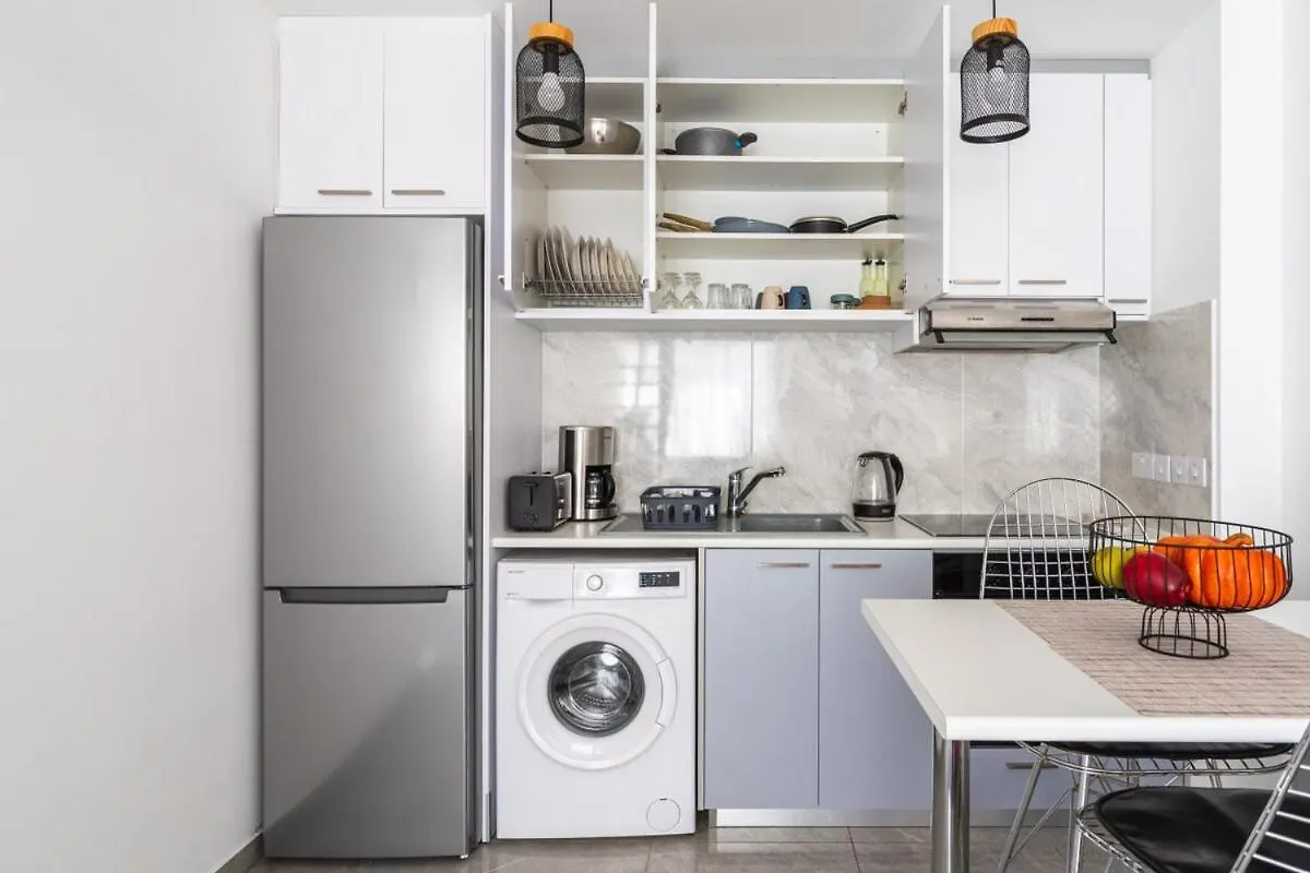 Tangerine Modern 1-Br Apartment In Larnaca